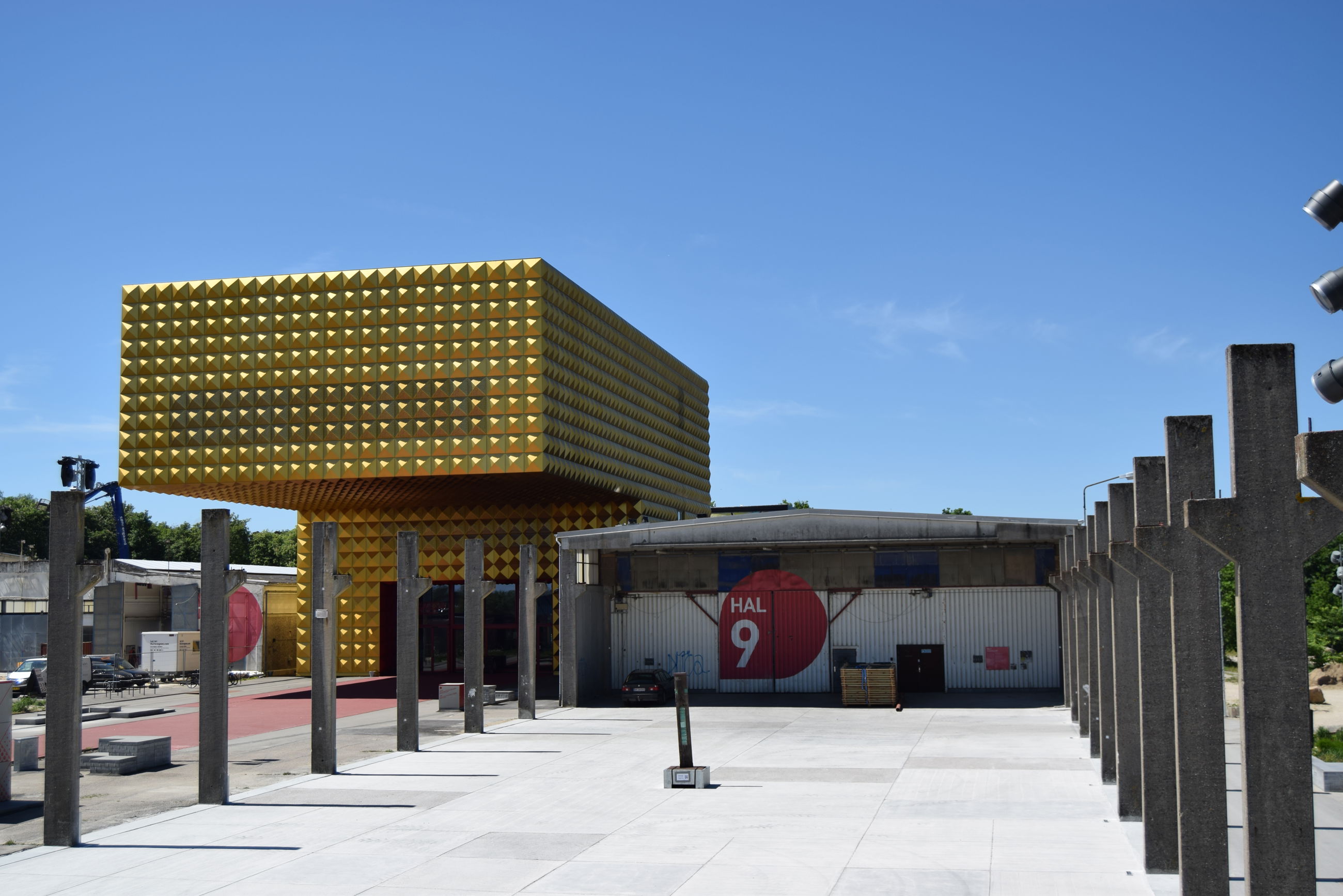 Søjlepladsen med Ragnarock i baggrunden