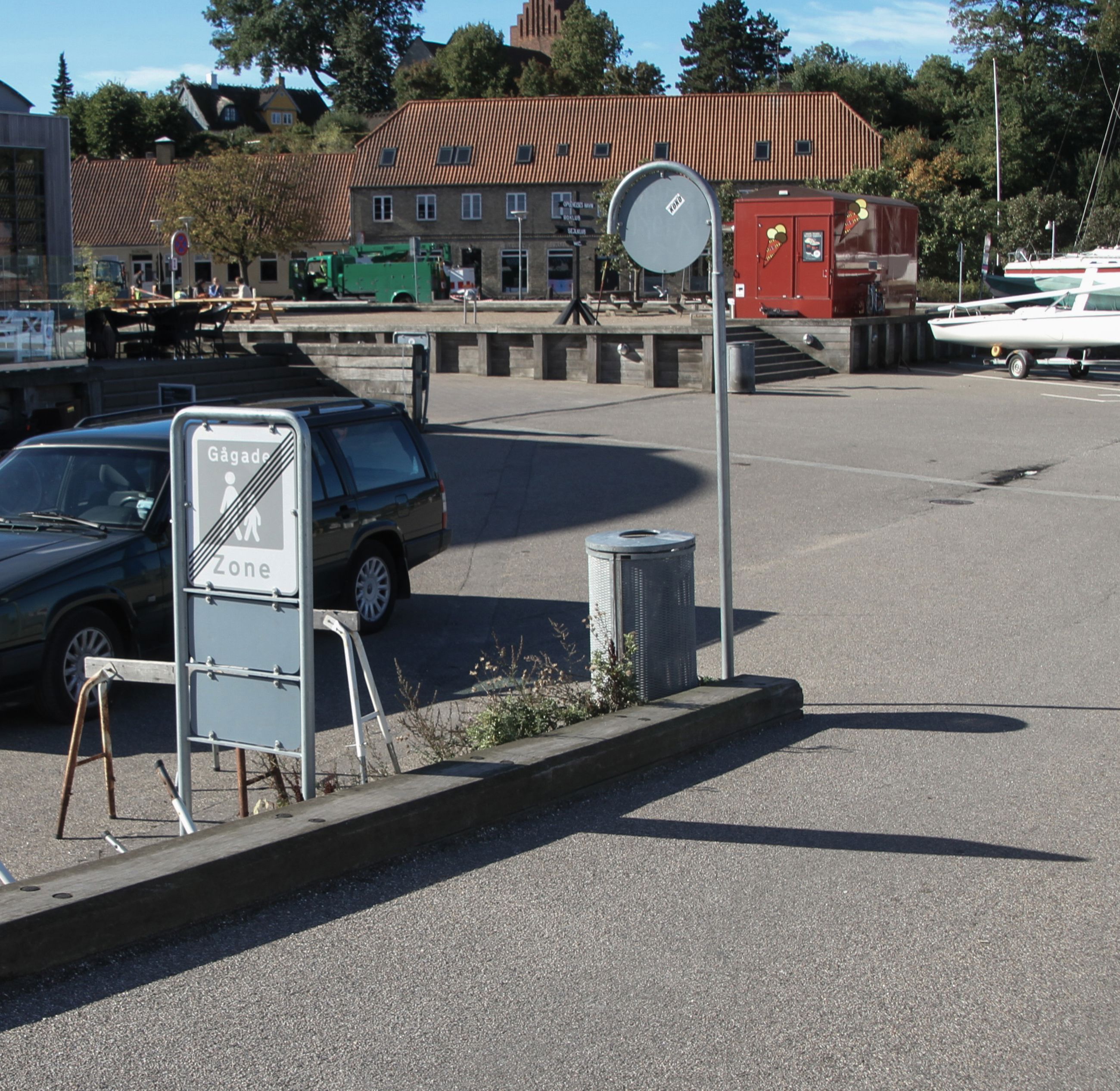 Havnen foran Snekken